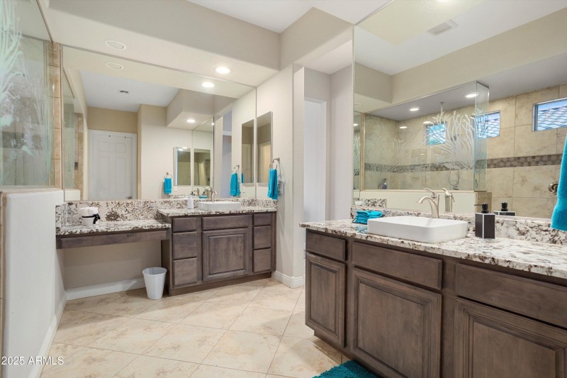33-26534 W Abraham Ln