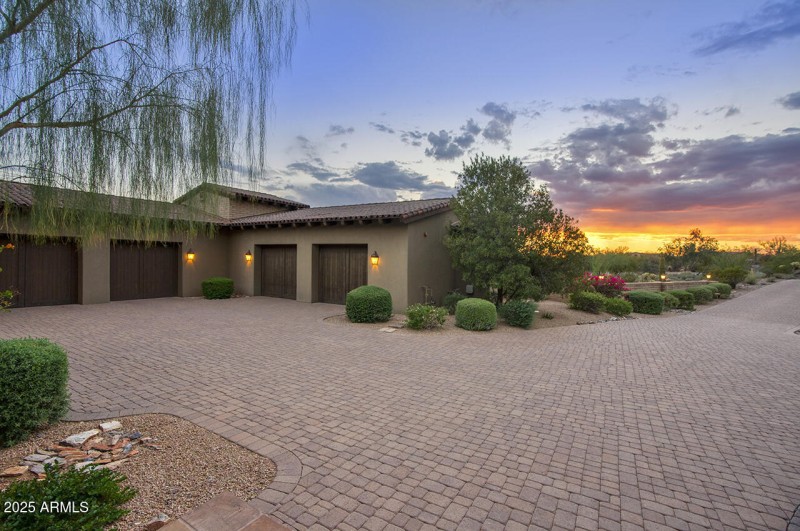 Up to 6 Car Garage