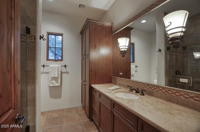 Guest House Bath