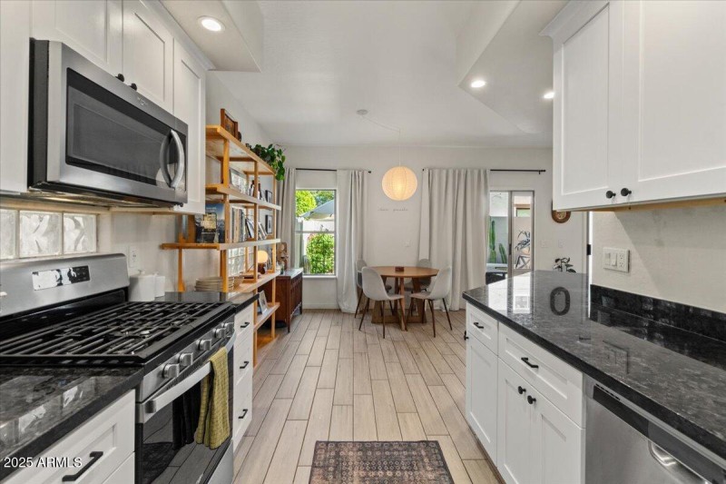 22-Kitchen