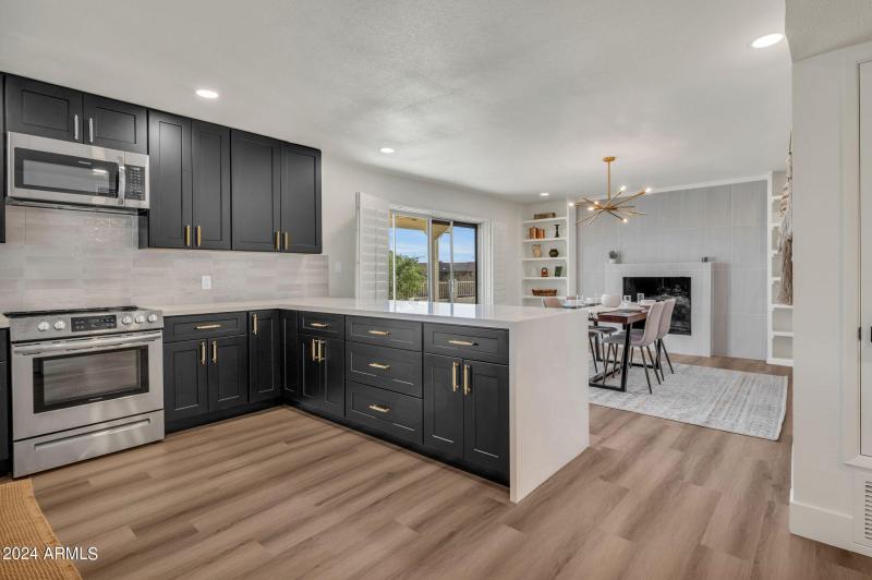 12-web-or-mls-2505 N 61st Way-12