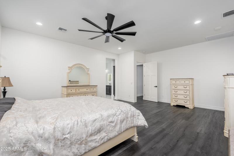 18-print-22801 E Galveston St, 10-07 - 1