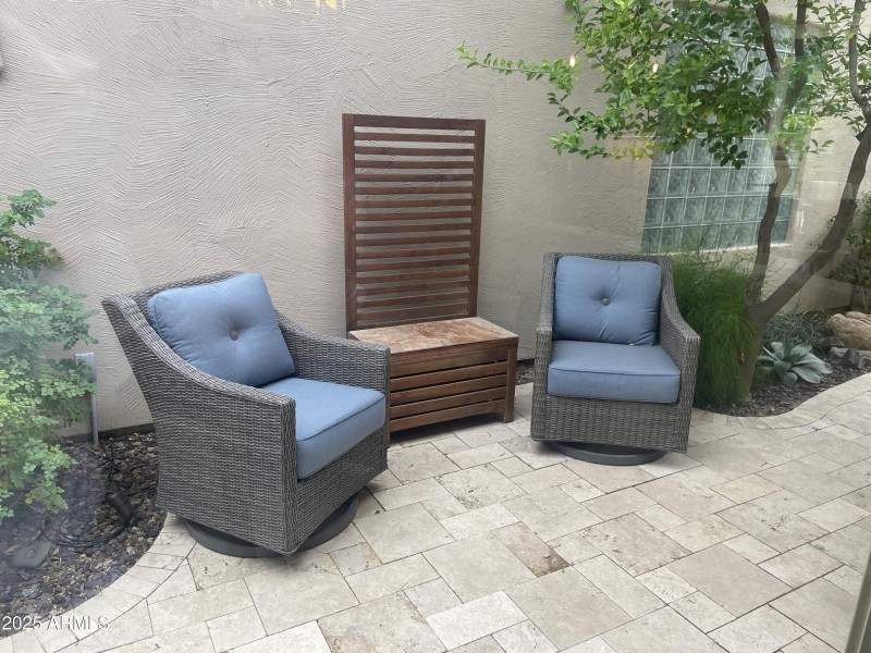 Cozy Outdoor Sitting Area