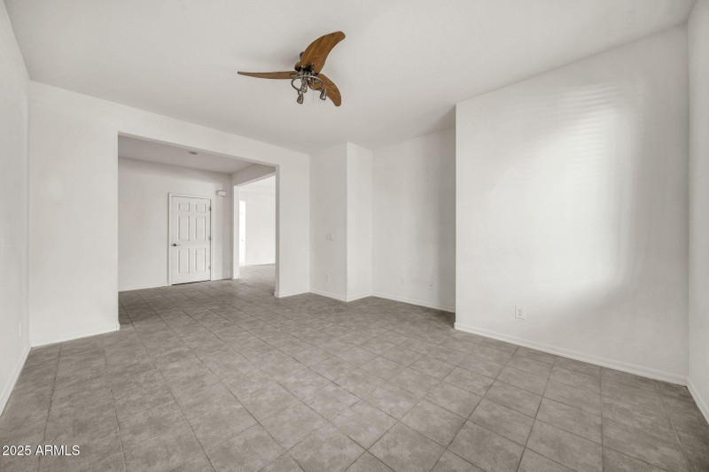 18607 W Cinnabar Ave-5