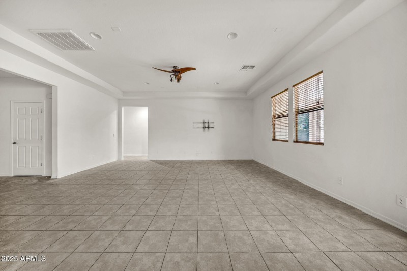 18607 W Cinnabar Ave-10