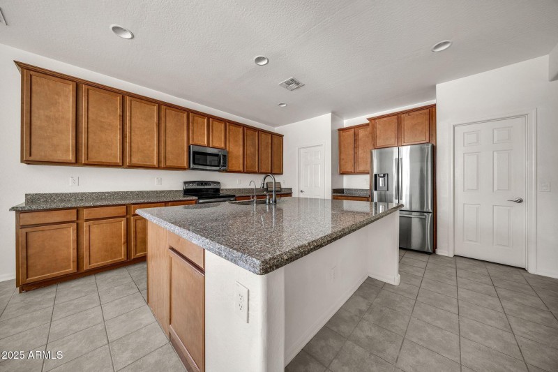 18607 W Cinnabar Ave-14