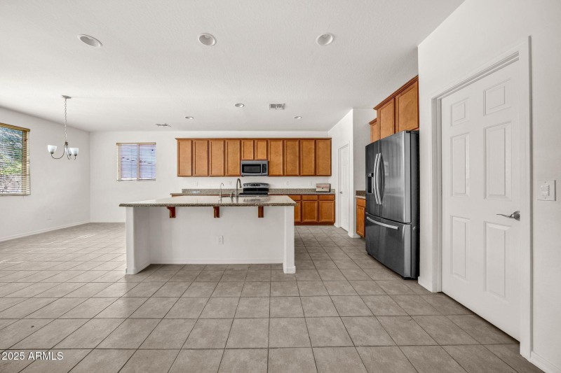 18607 W Cinnabar Ave-18