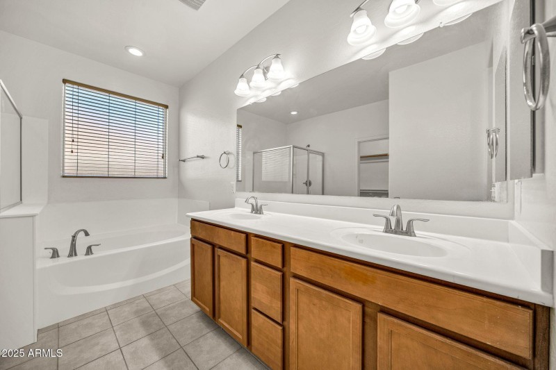 18607 W Cinnabar Ave-25