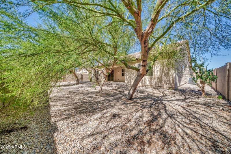 18607 W Cinnabar Ave-42