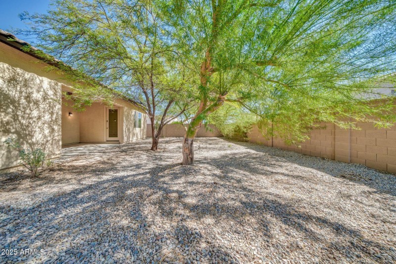 18607 W Cinnabar Ave-43