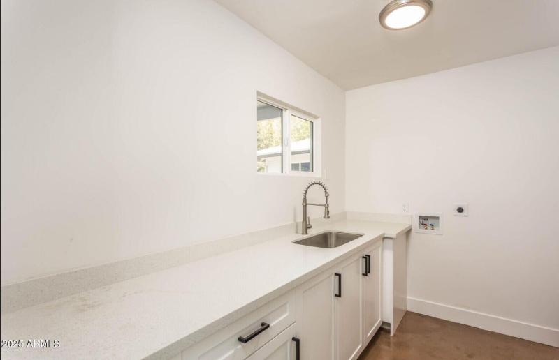 4721 Laundry room