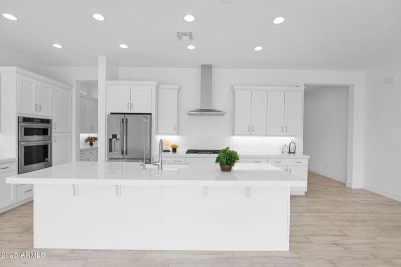 5641 Sayan - 09Kitchen