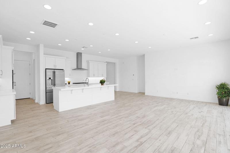 5641 Sayan - 10Kitchen