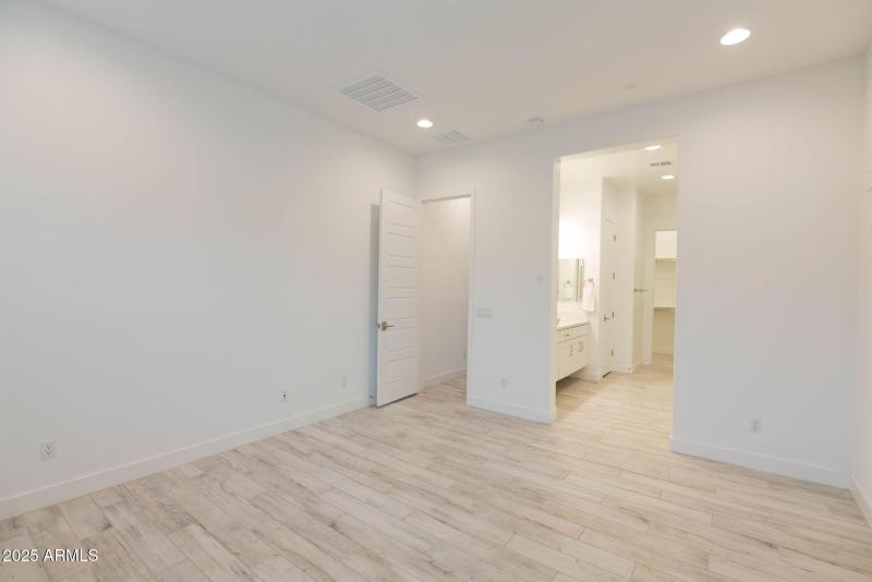 5641 Sayan - 18Primary Bedroom