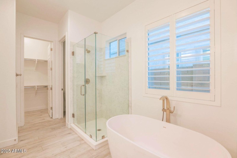 5641 Sayan - 20Primary Bathroom