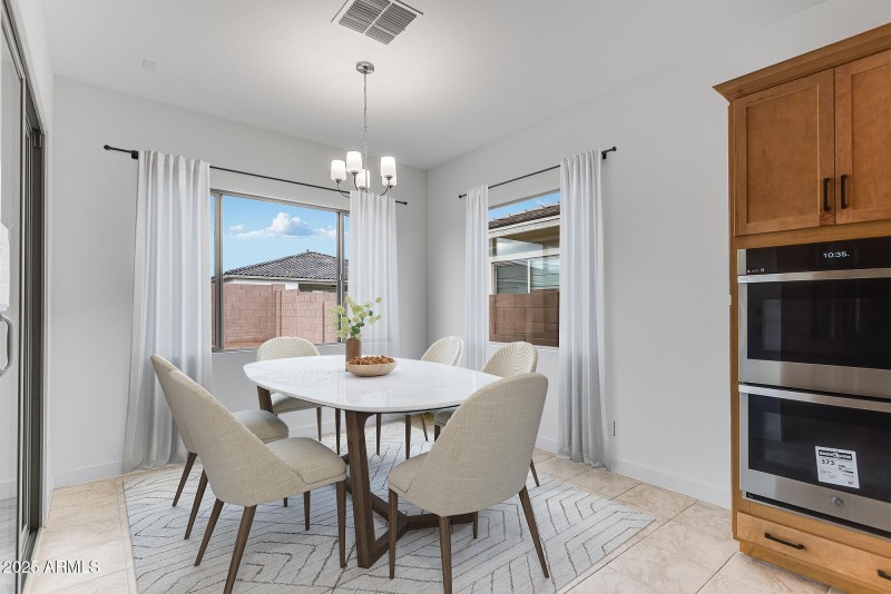 DINING_Final_02_2000 Online