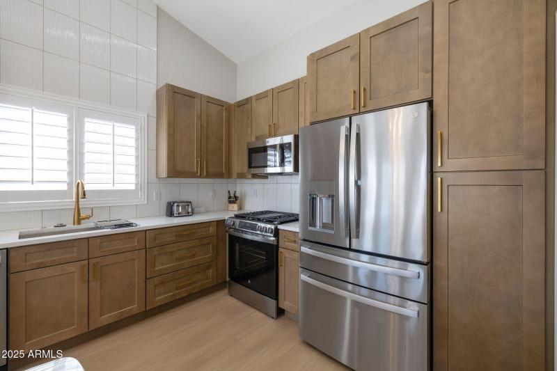 9-web-or-mls-Qp-4076