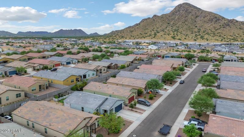 4531 Greenleaf Dr-large-002-004-4531 Gre