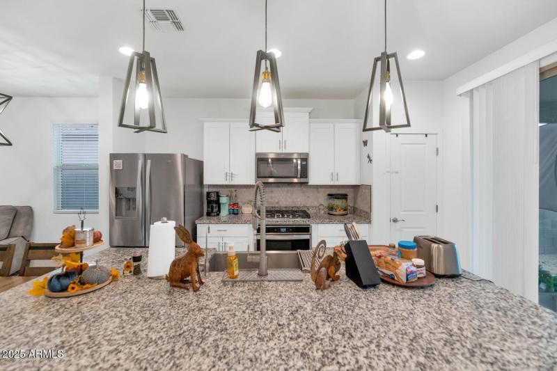 4531 Greenleaf Dr-large-013-008-4531 Gre