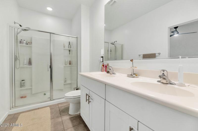 4531 Greenleaf Dr-large-016-021-4531 Gre