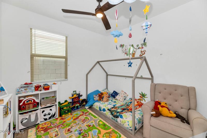 4531 Greenleaf Dr-large-019-029-4531 Gre