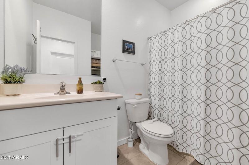 4531 Greenleaf Dr-large-021-020-4531 Gre