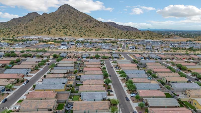 4531 Greenleaf Dr-large-023-003-4531 Gre