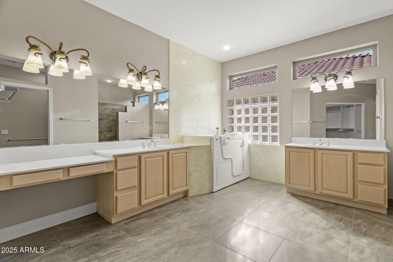 17522 N Ironhorse Dr Surprise - 324
