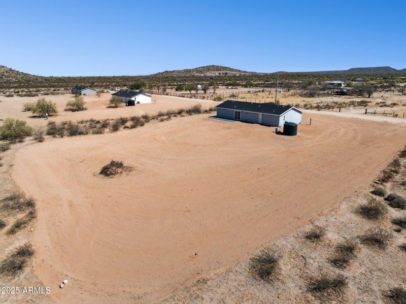 39-web-or-mls-51210-w-blue-jay-st