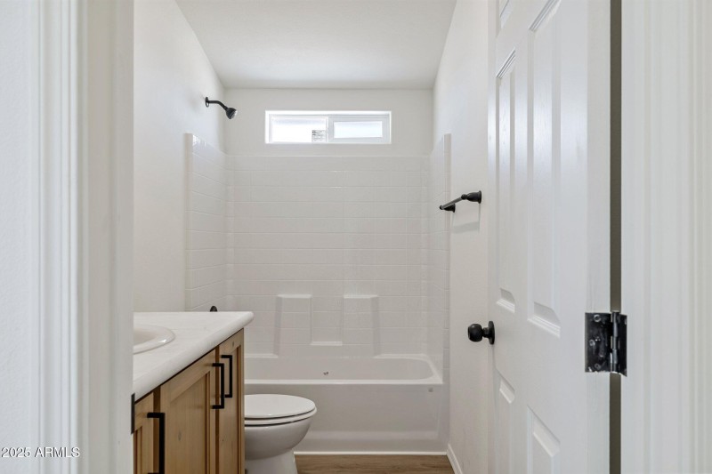 17-web-or-mls-51288-w-blue-jay-st