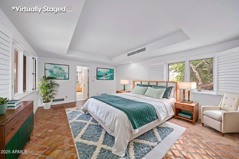 8450 N Nob Hill Drive