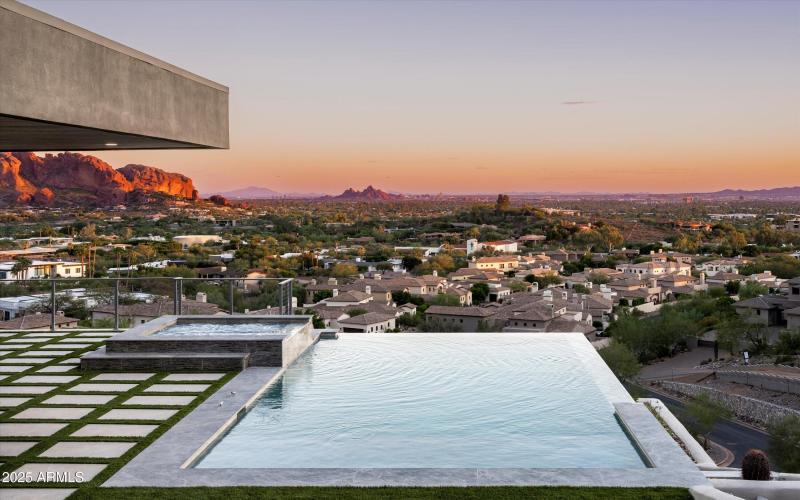 009_Pool Views