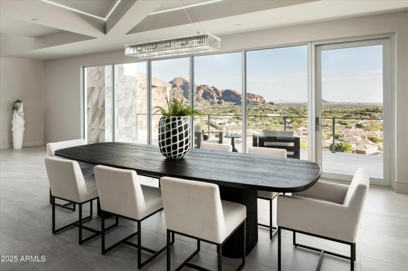 028_Dining Room