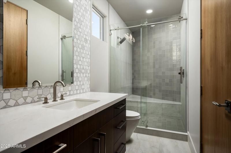 051_Guest Bathroom