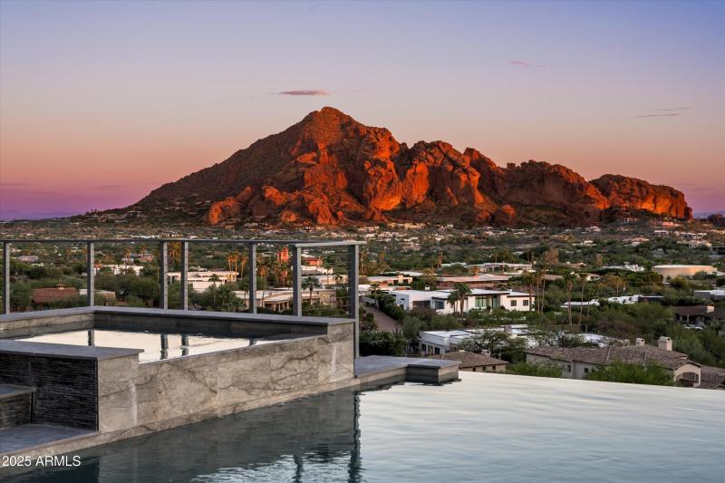 063_Pool Views