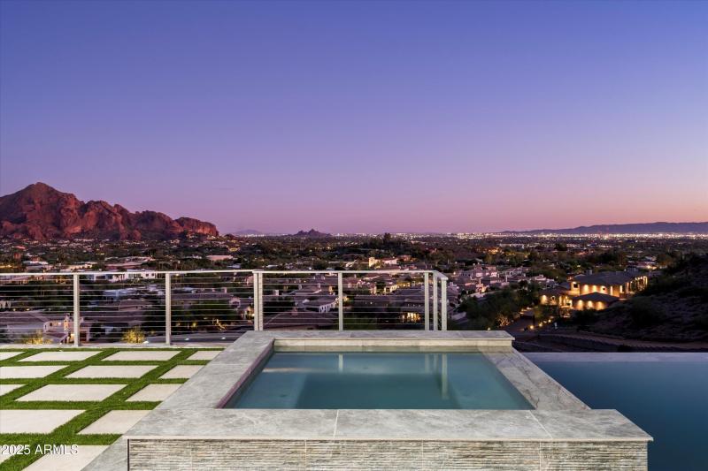 065_Pool Views