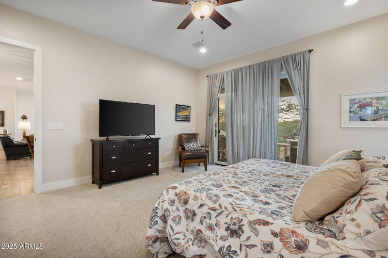 19-Primary Bedroom (3)