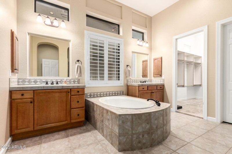 17 Master Bathroom