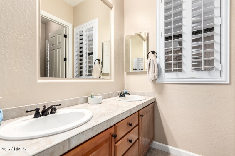 25 Bathroom 3