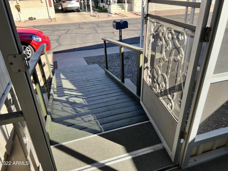 Enter into the Arizona room