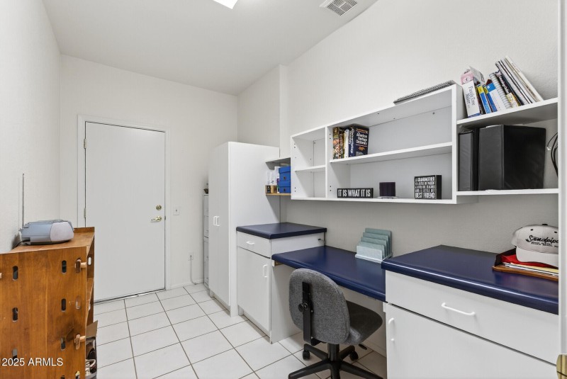 Office/ Hobby room