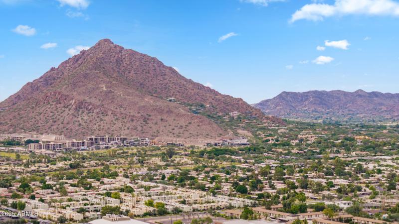 09 - Camelback Drone