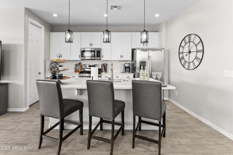 17745 W Running Deer Trl-12