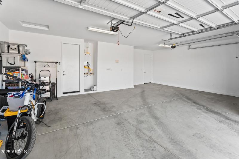 17745 W Running Deer Trl-35