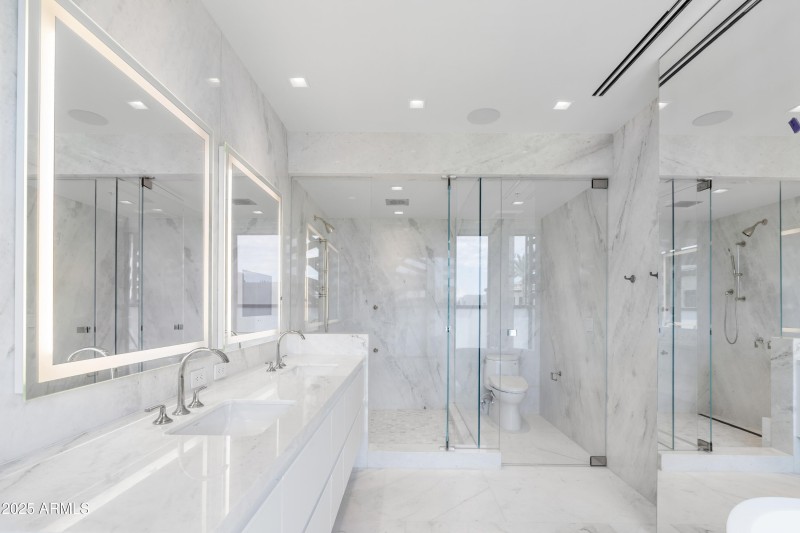 059_Primary Bathroom