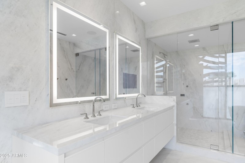 061_Primary Bathroom