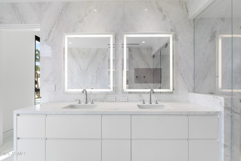 063_Primary Bathroom