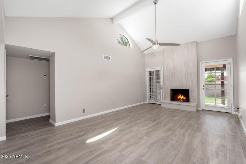 9411 E Jenan Dr, 10-08-2025 - 03