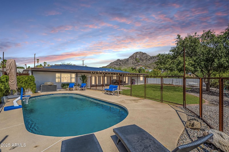 Pool Views