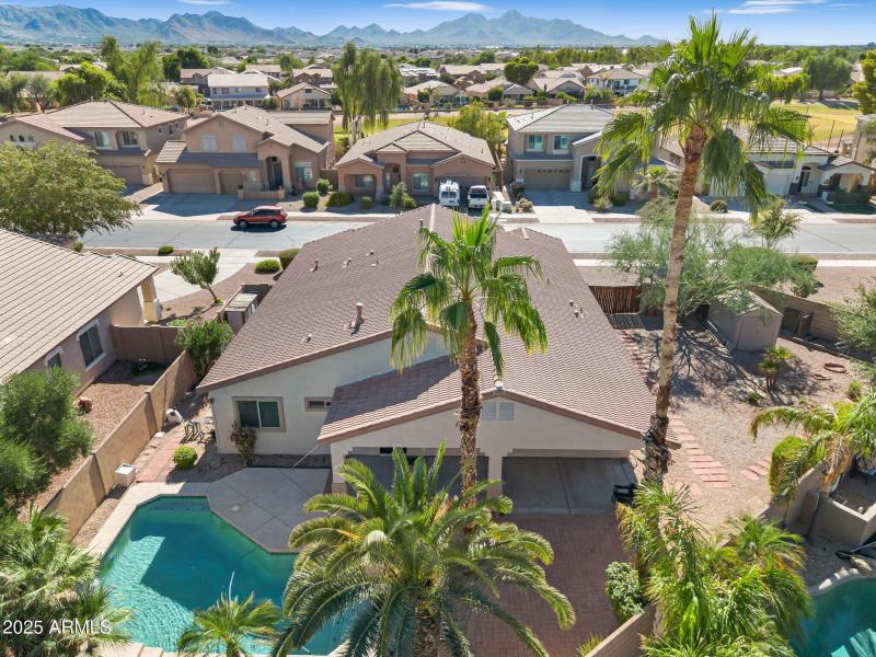 032_85-web-or-mls-dji_0597_532